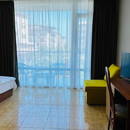 Queen Nelly Отель