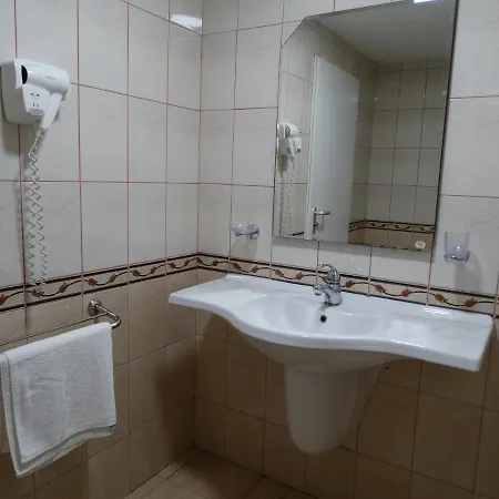 Queen Nelly Отель Приморско