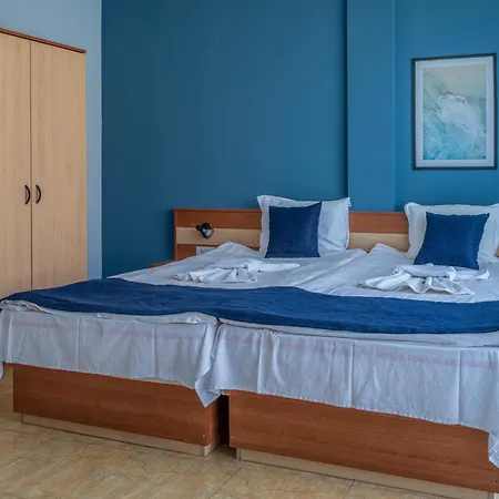 Отель Queen Nelly