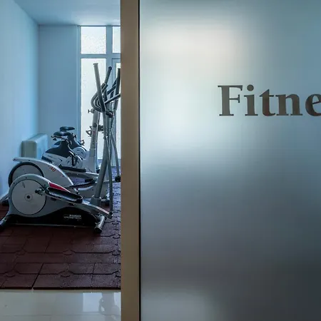 Отель Queen Nelly 4*