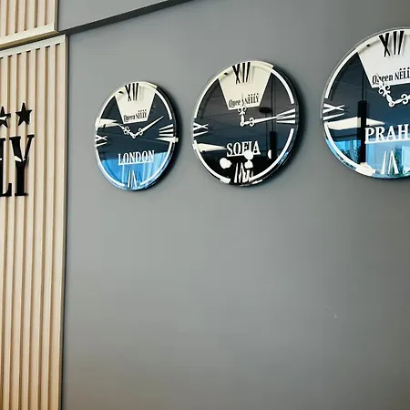 Queen Nelly Отель Приморско