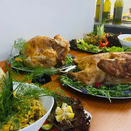 Queen Nelly Отель Приморско