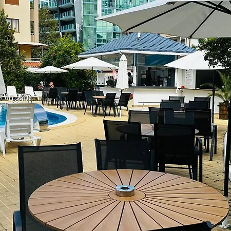 Queen Nelly 4* Приморско