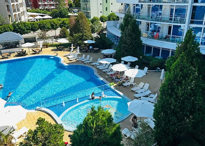 Queen Nelly 4* Πριμόρσκο