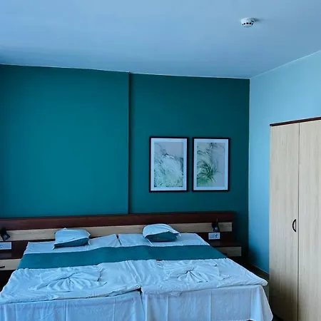 Queen Nelly ホテル プリモルスコ