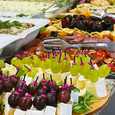 Hotel Queen Nelly 4*