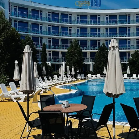 Szálloda Queen Nelly 4*