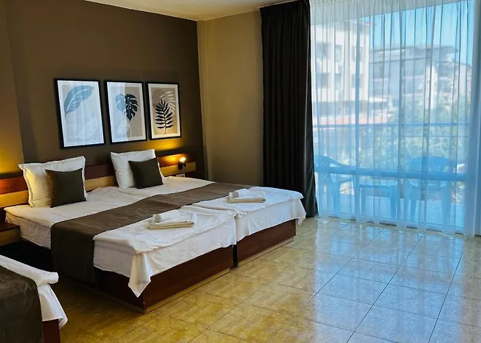 호텔 Queen Nelly 4*